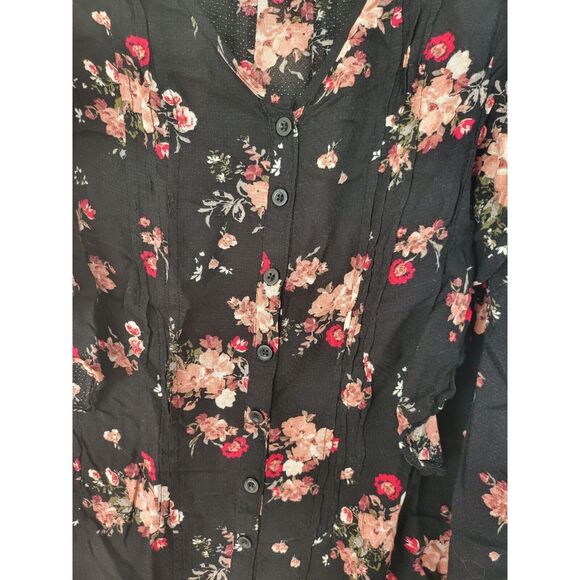 Torrid Blouse 2X Womens Plus Size Black Floral Cap Sleeve Button Front V Neck - Picture 5 of 9